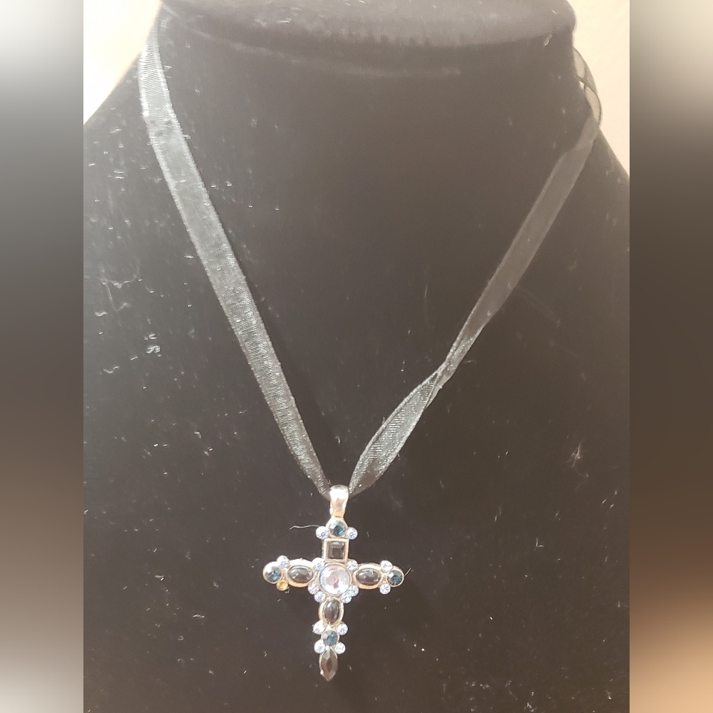 Short necklace